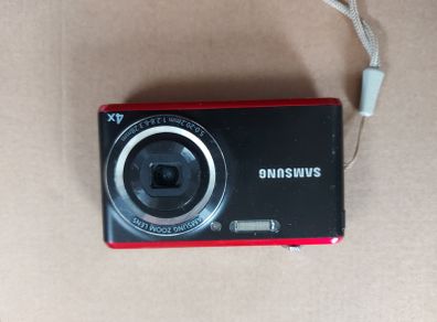 Samsung PL90 Digital Camera, 4 x Zoom, 12.2 Megapixel, Battery charged by afixed USM connector, Issue with the zoom Lens
