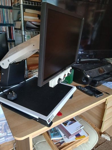 Desktop Magnification Reader for visually impaired people
