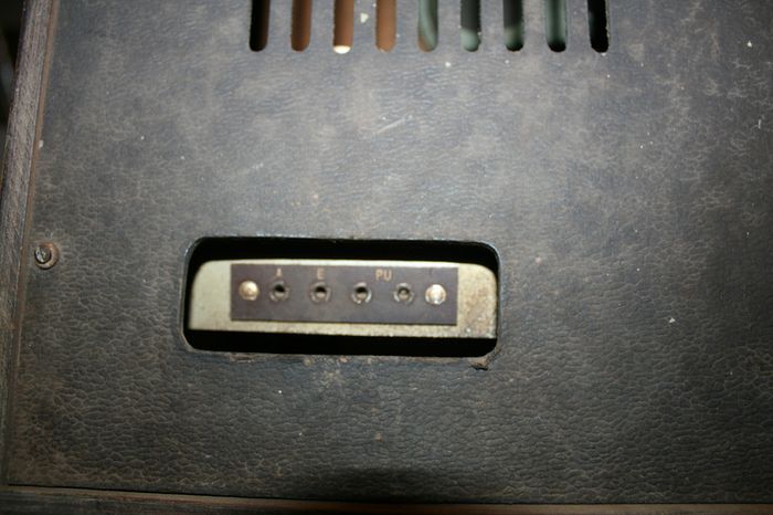 Antique Radio (In working order )