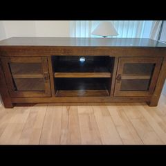 TV/media unit with glass doors