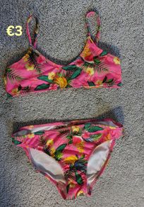 Girls swimwear