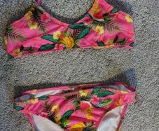 Girls swimwear