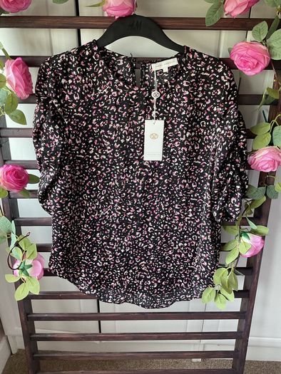 top Bnwt black patterned round neck top Marc Angelo brand size 12