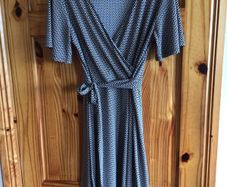 Black and cream wrap dress Dress size 10 includes postage