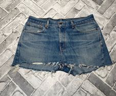 Levi's Ladies Denim Shorts W36 L14/UK16    J-B