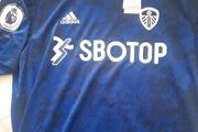 leeds United away shirt