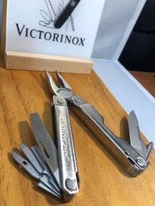 Leatherman BOND New Condition Multitool Pliers Camping Fishing edc