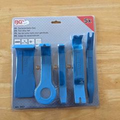 Brand new 5 piece trim removal tool set, never used, half price