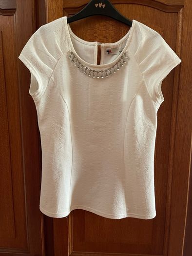 Beautiful top size L