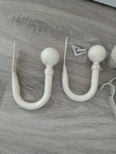 Curtain pole