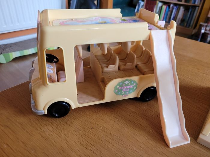 Sylvanian families Nursery + bus