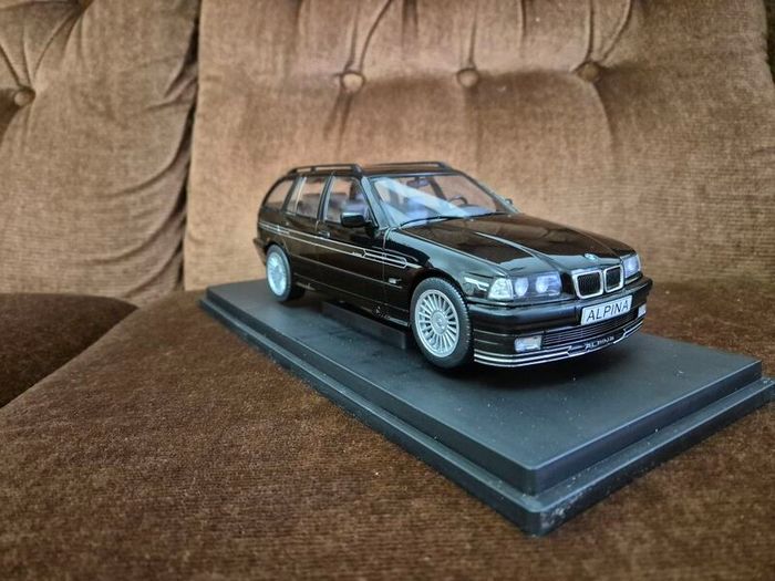 Alpina BMW 1:18 model car