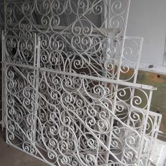 Vintage iron gate and rails set