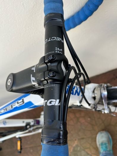 Road bike Giant Defy Aluxx SL