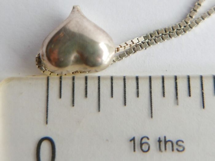 Vintage 925 Sterling Silver heart pendant necklace, length 16" - 2.0g