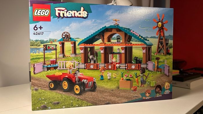 LEGO Friends 42617 Farm Animal Sanctuary. Retired. New & Sealed