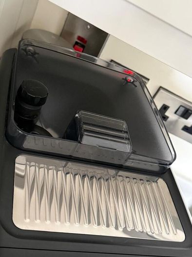 Philips Series 5500 LatteGo Fully Automatic Coffee Machine (EP5546/70) - Mint Condition