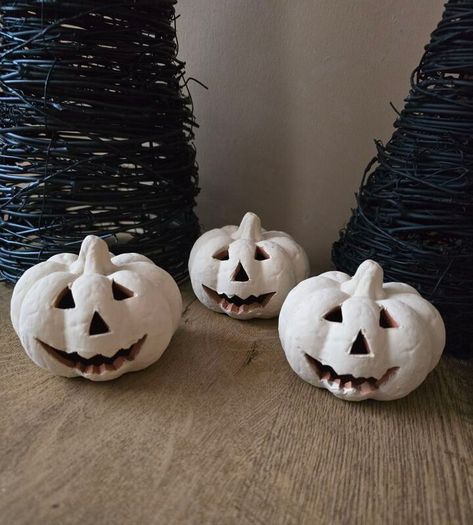 3 terracotta pumpkins - beige