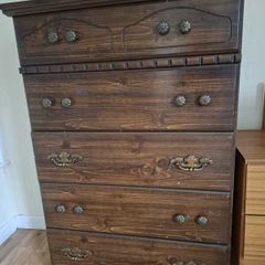 Wooden chest of drawers