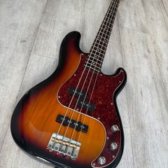 Squier P bass
