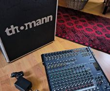 Yamaha MG166CX-USB 16-Channel Mixing Console + Original Power Supply (Brand New) + Thomann Hard Carry Case