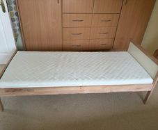 Toddler bed