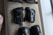 Kids Oxelo knee pads, elbow pads and wrists pads