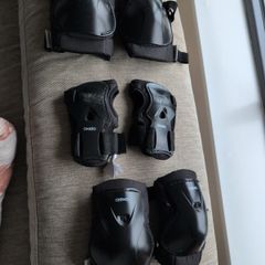 Kids Oxelo knee pads, elbow pads and wrists pads