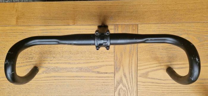 Gravel /Road handlebars and stem