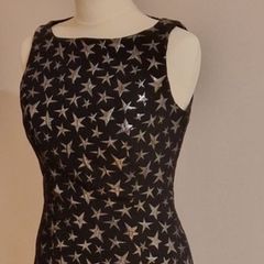 Brand new Warehouse dress size 10 RRP 77e. Free postage