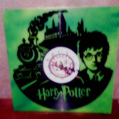 Harry Potter - Hand cut vinyl clock