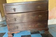 Old chest of drawers