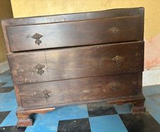 Old chest of drawers