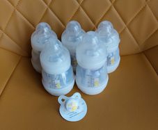 MAM newborn size bottles pack + free soother