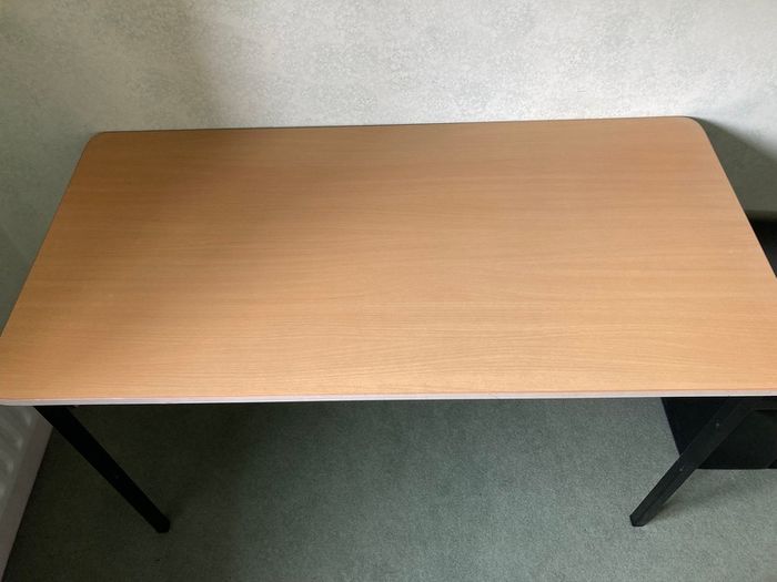 Free desk