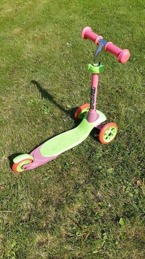 Child's scooter