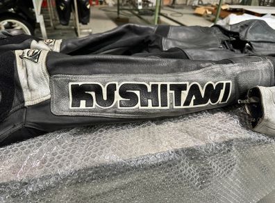 Kushitani two piece leathers size Euro 52