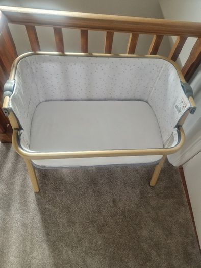 Babylo Nod Co-Sleeper Crib & Mattress. Includes Manual, travel bag