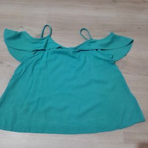 girls m&s  top size 9-10 years