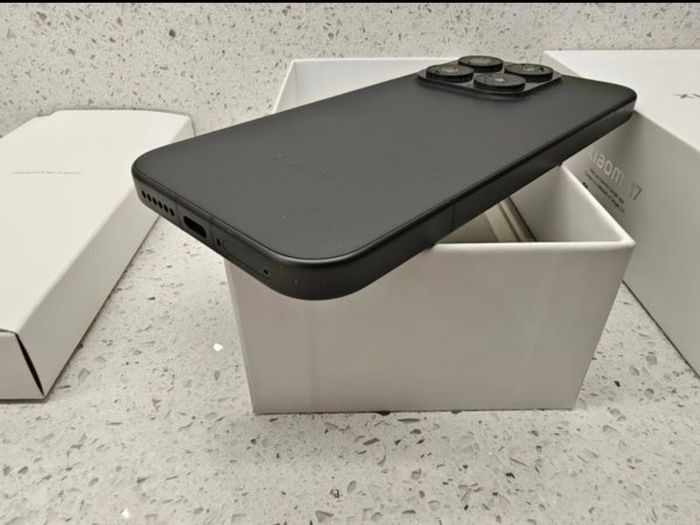 Xiaomi 17 256GB As New Condition