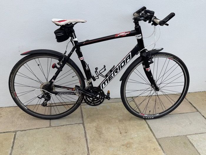 Gents Merida Crossway (56cm) + Accessories option.