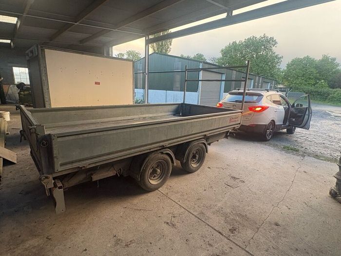 Tipper trailer Nugent