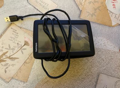 Tomtom sat nav car. Almost brand new.