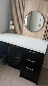 makeup vanity