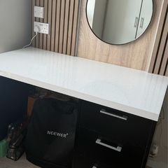 makeup vanity