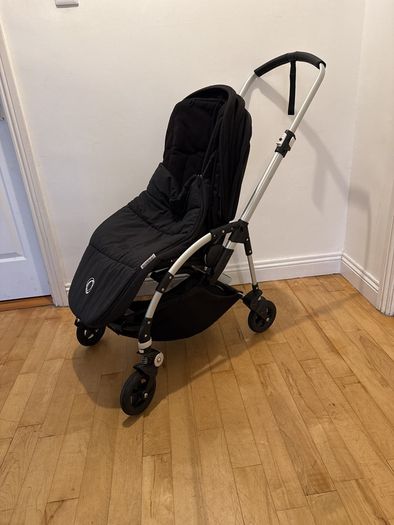 Bugaboo Bee 5 with newborn cocoon attachment, winter foot muff & rain cover