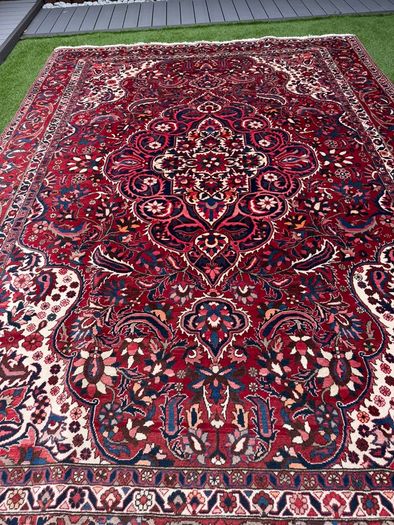 Magnificent Large Persian Bakhtiari Rug | Hand-Knotted Wool | 380cm X 260cm