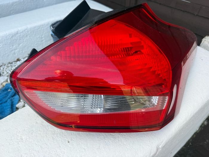 Ford focus 2015 rear light