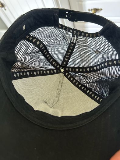 Yelir cap