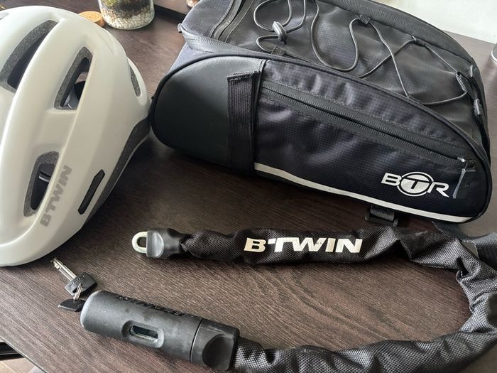 Btwin City Bike low frame( ladies ) with all bike accessories.